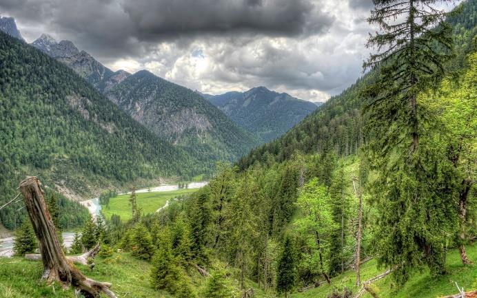 Po południu przejazd do miejsc zakwaterowania w Dolinie Wildschönau. (Szczegóły w dziale Zakwaterowanie ) 3 DZIEŃ Niedziela 7.07.