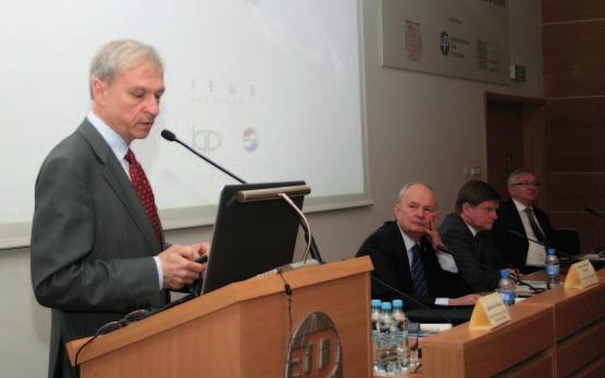 Rozwoju. Przywołując obowiązujące przepisy, zestawiał je z zapisami w projektach Prawa budowlanego i Kodeksu budowlanego.