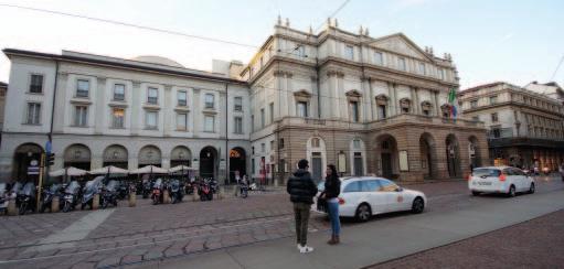 rzeczy małego obiektu. Budowa została zakończona dopiero w roku 1830, jak w Mediolanie panowali już Habsburgowie.