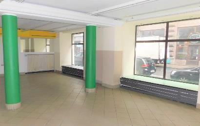Obręb/działka: 5-03-07 / 36/1 Wysokość pomieszczeń w 3,00 m Poprzednia działalność w sklep