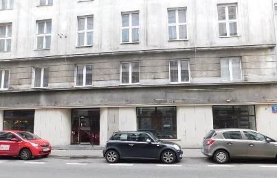 z umywalką zaplecze), 3,32 m 2 (pom. zaplecza), 7,98 m 2 (pom.
