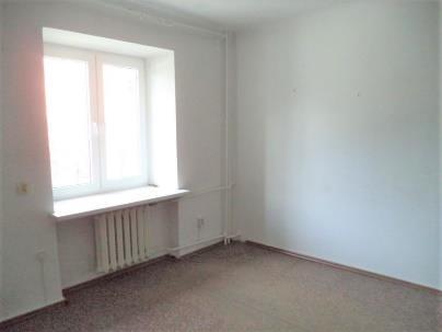 zbiórki odpadów w budynku: selektywnie 9,88 m 2 (pokój I), 9,80 m 2 (pokój II), 18,20 m 2 (pokój III), 7,95 m 2 (udział w powierzchniach wspólnych: pom.