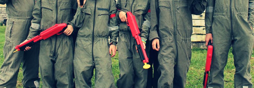 Slatmaster jest udaną próbą przeniesienia paintballu na grunt aktywności militarnej dla dzieci.