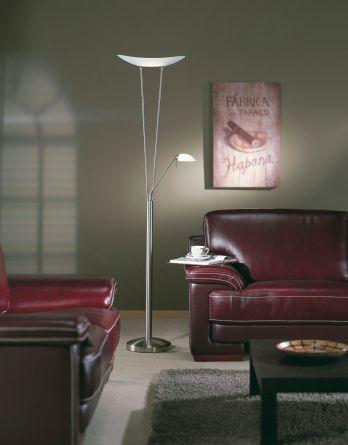 wyznaczając strefę do relaksu. Lampa z długim regulowanym ramieniem umożliwi nam czytanie podczas odpoczynku na kanapie.