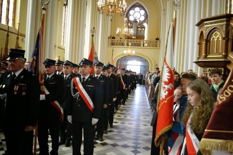 w naszym kościele parafialnym, na której zgromadziły się poczty sztandarowe i flagowe szkół oraz gminnych jednostek OSP.