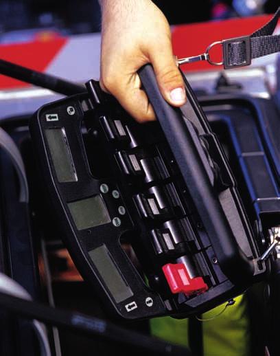 System sterowania HiPro HiPro to obecnie najbardziej zaawansowany system sterowania na rynku żurawi samochodowych, oferujący niezrównaną szybkość, precyzję i bezpieczeństwo.