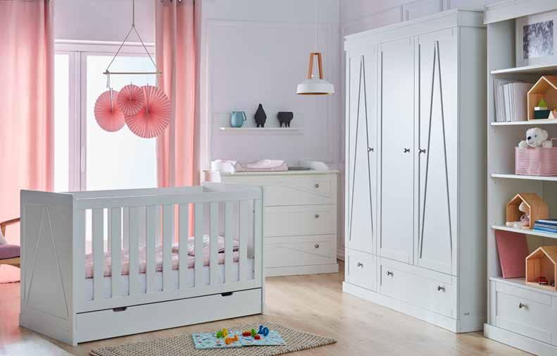 Marie Marie to ponadczasowa, elegancka kolekcja mebli utrzymana w stylistyce classic modern. Marie nawiązując do klasyki definiowana jest przez współczesne rozwiązania.
