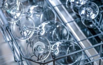 jakościowe wobec soli jako surowca, które spełnia tylko sól warzona) wymiana starych technologii uzdatniania wody (zamiana brykietów na tabletki solne)