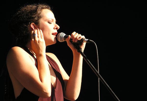 Swingowa podróż Annie zacząła się w klubie przy uczelni, na której studiowała.