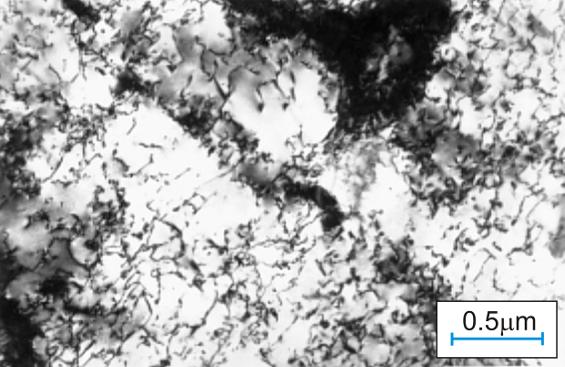 Dislocation structure of the CoCr22Ni22W14 alloy: (a), (b) before and after relaxation, respectively [9] W pracy [12] prowadzono testy relaksacji dla trzech następujących odmian nanomiedzi: nt-15-cu