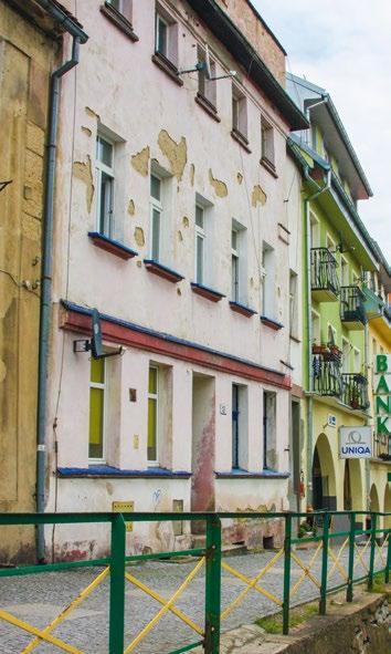Wartość kosztów poniesionych na roboty budowlane wyniósł 2,2 mln. Ponadto uruchomiony został program wymiany pieców tzw.