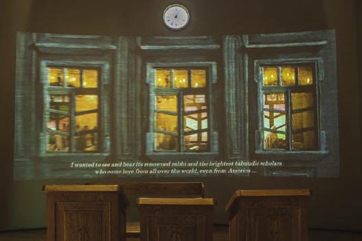 Centralne usytuowanie bimy Torę jest typosię ponad 150 drewnianych synagog.
