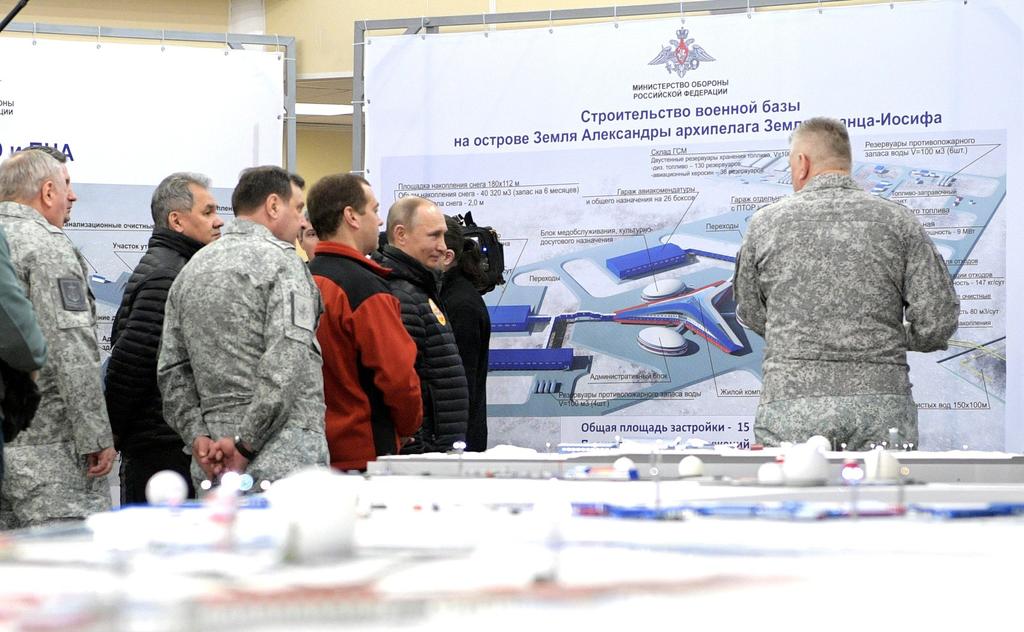 ŹRÓDŁO: KREMLIN.RU Choć zarówno Gazprom jak i Rosnieft zapowiadają rychłe rozpoczęcie pełnoskalowej produkcji na szelfie Oceanu Arktycznego (Rosnieft wskazuje nawet, że do 2050 r.
