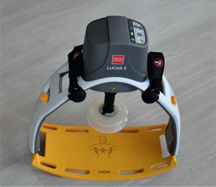 Comparison of chest compressions with and without LUCAS3 mechanical chest compression system during resuscitation performed... Materiał i metody.