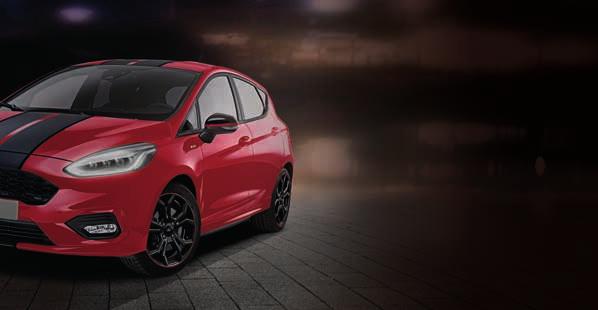 0 EcoBoost 140 KM Pakiet ST-Line Black (ACMA6) 17" obręcze kół ze stopów lekkich lakierowane w kolorze czarnym, z czerwonymi akcentami (D2YC5) nadwozie lakierowane w kolorze Shadow Black obudowy 