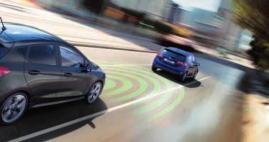 Pakiety bezpieczeństwa System Traffic Sign Recognition System rozpoznawania znaków drogowych automatycznie odczytuje stałe i tymczasowe znaki drogowe z ograniczeniem prędkości lub zakazem