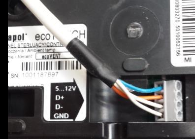 Wytyczne zabudowę panelu ściennego Przewody elektryczne kabla sterującego są fabrycznie podpisane, należy je połączyć z regulatorem