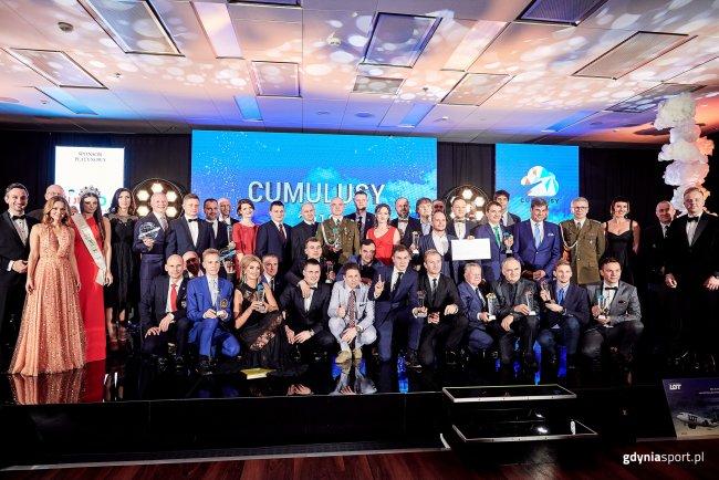 Cumulusy wylądowały #wgdyni Ach, cóż to był za wieczór! Czwarta edycja Międzynarodowego Plebiscytu Lotniczego Cumulusy została rozstrzygnięta w Gdyni.