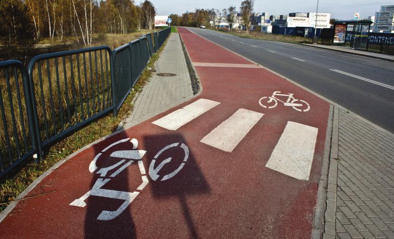 GDAŃSKIE DZIELNICE TU MIESZKAM TU DZIAŁAM 15 2014 Budowa ścieżki rowerowej wzdłuż ul. Sucharskiego na odcinku od Węzła Ku Ujściu do ul. Kapitana Żeglugi Wielkiej Witolda Poinca.