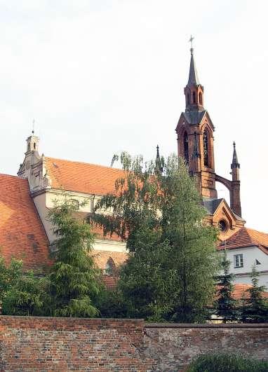 24 Na jego terenie odsłonięto m.in. relikty kolegiaty św. Pawła, wzniesionej przez Mieszka III Starego w połowie XII wieku oraz domniemane grobowce Mieszka III Starego i jego syna Mieszka Mieszkowica.