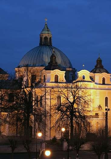 stały przypuszczalnie zniszczone w czasie najazdu Brzetysława w 1038 roku. W Biskupini