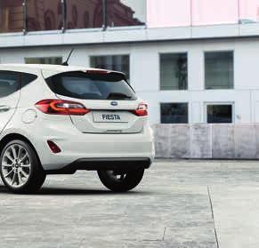 FORD FIESTA Cennik regularny wersji 5-drzwiowej ZAPYTAJ SWOJEGO DEALERA FORDA O CENY PROMOCYJNE Norma emisji spalin Skrzynia biegów Moc maksymalna KM (kw) / obr. na min. Maksymalny moment obr.