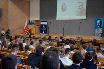 oraz Warmińsko-Mazurskim Urzędem Wojewódzkim w Olsztynie konferencję pt. Imieniny Józefa Piłsudskiego Twórcy Niepodległej.