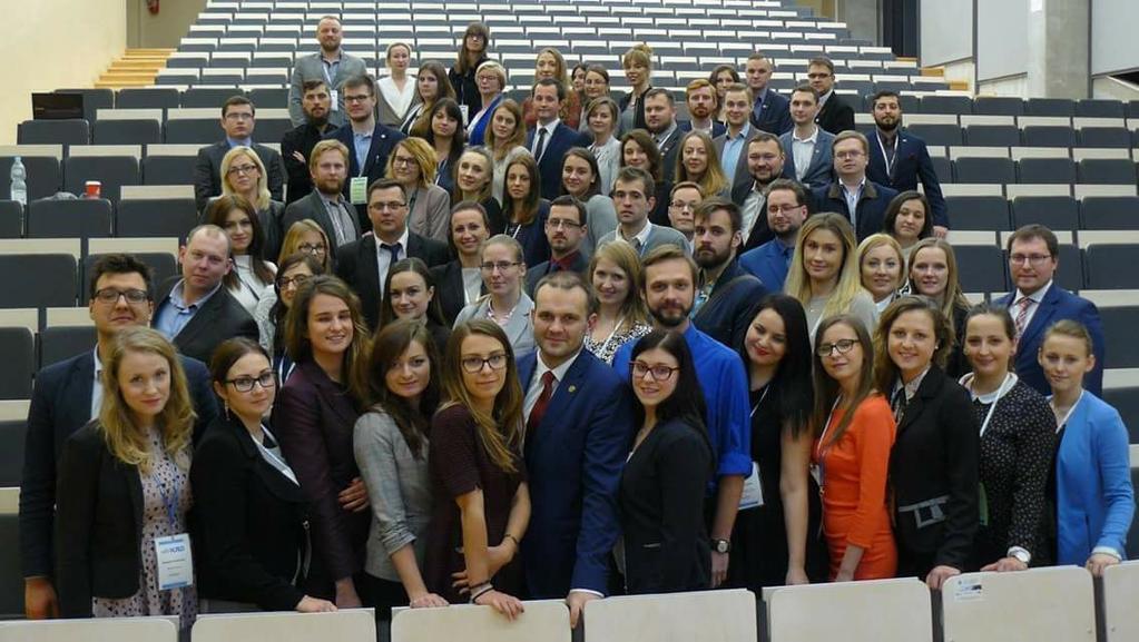 Wybory nowych władz statutowych Krajowej Reprezentacji Doktorantów W dniach 2-4 grudnia 2016 roku w Warszawie odbył się XVII Krajowy Zjazd Doktorantów i XIII Zwyczajny Zjazd Delegatów, który dokonał