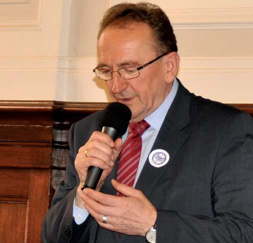 Do pie ro po la tach nad szedł czas na wspo mnie nia, re - flek sje i wte dy za czę li śmy szu kać oka zji do spo tkań.
