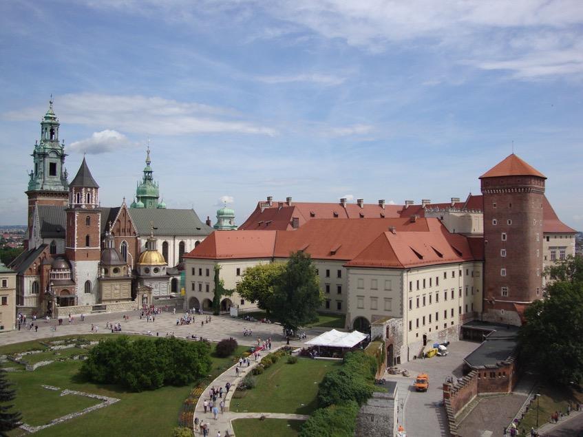 JAK WYGLĄDA PRZYKŁADOWY SCENARIUSZ JEDNEJ Z GIER? Fabuła: Światu grozi wielkie niebezpieczeństwo.