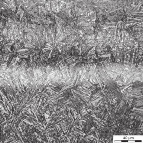 Odporno na zu ycie erozyjne nanostrukturalnej stali... 15 40 20 J w temperaturze -40 C. Mikrostruktur stali trudno cieralnych stanowi redniow glowy martenzyt odpuszczony.