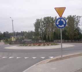 - 101 026,05 zł Remont drogi nr 4210W Grabowiec Stoczek - 19 067,46 zł Pozostałe inwestycje zrealizowane na drogach w 2015 roku: Remont drogi nr 4212 Stoczek Kołodziąż roboty uzupełniające - 79