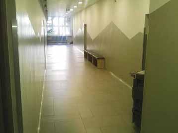 i wykonanie prac glazurniczych na parterze i klatce schodowej, montaż balustrady ze szkła hartowanego, montaż oświetlenia punktowego bocznego mocowanego na szynie, montaż sufitu