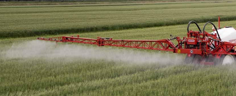 CAMPO 22-32 C Zbiornik o pojemności 2200 l do 3200 l Idealny kompromis Modele Campo 22 i Campo 32 są przeznaczone dla średnich gospodarstw i podwykonawców.
