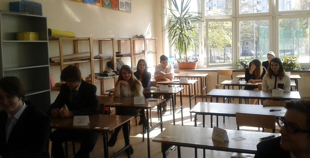 Tego dowiemy się w czerwcu, ale miło było patrzeć na ich uśmiechnięte buzie, kiedy po ostatnim egzaminie opuszczali salę gimnastyczną! Gratulujemy!