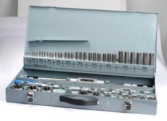 Zestaw narzędzi ręcznych do gwintowania M3 - M20 w kasecie z tworzywa sztucznego Zawartość: zestaw gwintowników ręcznych IN 352, M3-4-5-6-8-10-12-14--18-20, 3 sztuki w zestawie dla każdej narzynki IN