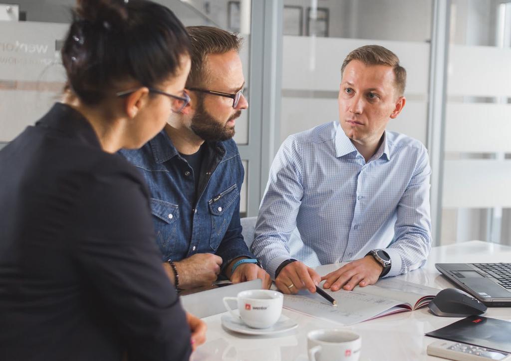 Wspieramy rozwój firm, które z nami współpracują. Wspieramy rozwój biznesu firm, które nam zaufały. Nie działamy korporacyjnie, staramy się być blisko klienta i pracować z nim po partnersku.