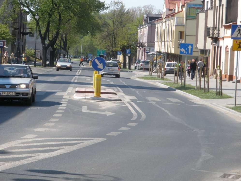 Ulica Bulwarowa piesi przechodzący w