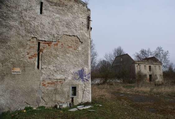 znajdujące się w bezpośrednim sąsiedztwie Parku Zamkowej w Jedlinie