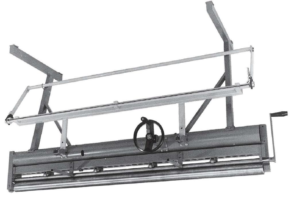 Zwijarka KZ-2 Maszyna KZ-2 jest podstawowym elementem kompletu maszyn do produkcji rur i rynien o długości 2m. Grubość zwijanej blachy wynosi 0,6mm a minimalna średnica zwiniętej rury wynosi 85mm.