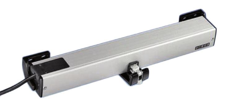 IP44, - wymiary: 390x38x73 mm Konsole niezbędne do zamontowania siłownika znajdują się w zestawie Siłownik do świetlików i okien dachowych ST450-N (skok 300 mm), regulowany uchwyt Siłownik