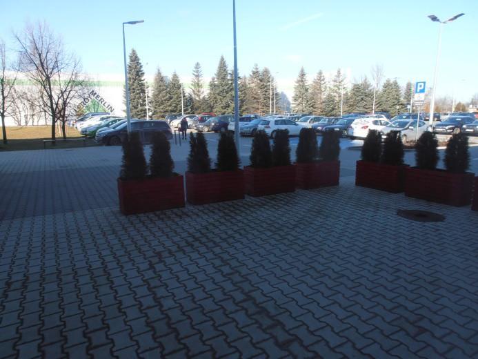 Z=0,50 dla 1 zestawu Wr=50,00zł dla 8 zestawów Wr=400,00zł 9. Lampa wisząca metalowa w kolorze czarnym (duże).