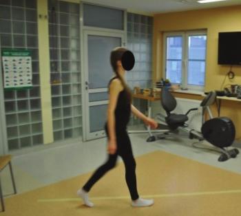 Ocena równowagi kobiet po chirurgicznym leczeniu raka piersi The Timed Up & Go Test [9] Test mierzący czas potrzebny do wstania z krzesła, pokonania 3 metrów, zawrócenia i powrotu na