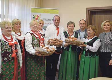 tytucji. Mieszkańcy gminy, wraz z profesjonalnymi instruktorami, mogą m.in.: dbać o formę, uczyć się języków obcych, tańca, gry na gitarze, a także śpiewać w chórze czy dołączyć do orkiestry dętej.