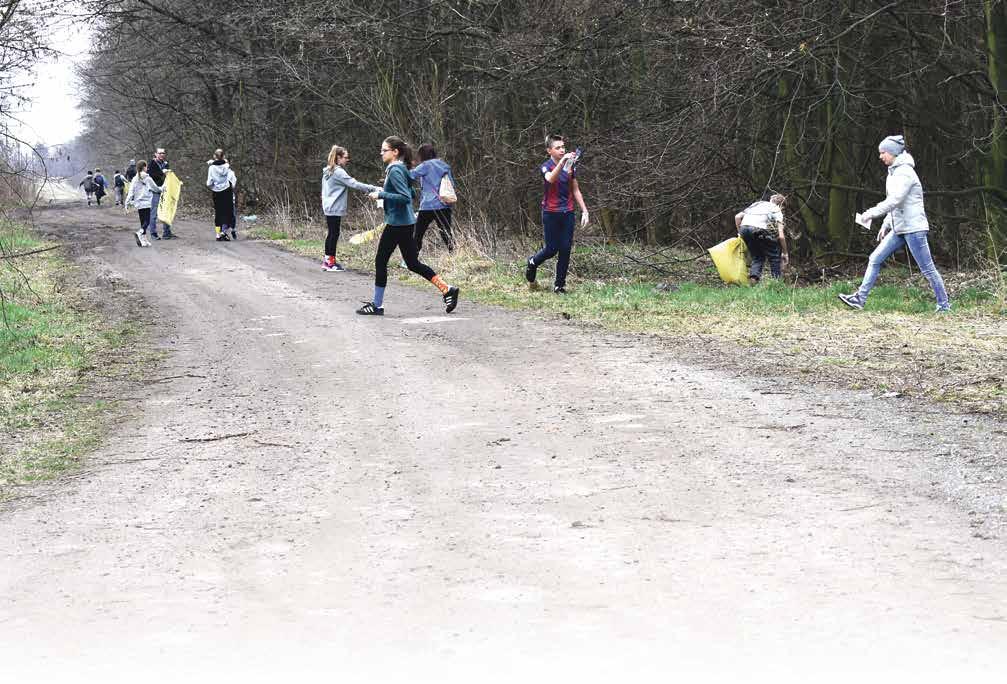 kwiecień 2019 WIEŚCI GMINNE WISZNI MAŁEJ 23 Plogging w Wiszni Małej Przedsiębiorstwo Gospodarki
