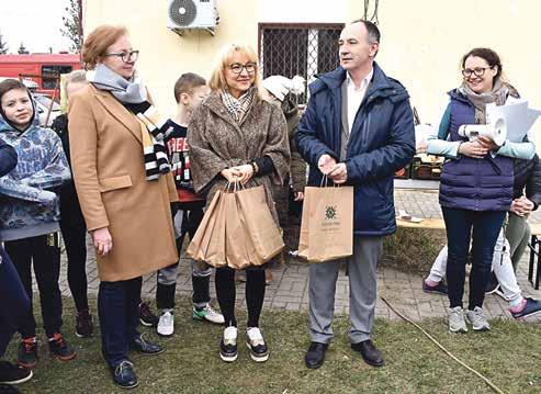 Każda z grup została wyposażona w worki na śmieci oraz rękawice, a następnie wybiegła na wybraną trasę