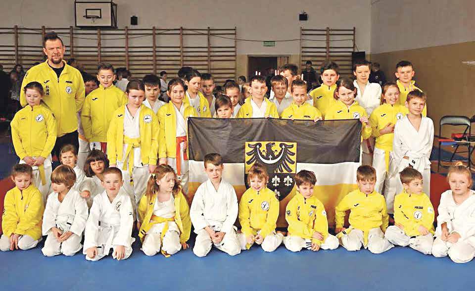 Zwycięzców reprezentowali: Iga Woźniak, Oliwia NAJLEPSI ZAWODNICY ZE SZKOŁY W KRYNICZNIE: Tymoteusz Kański 3 złote medale Joanna Sztochel 2 brązowe medale Krzysztof Horbacz 1 medal srebrny medali