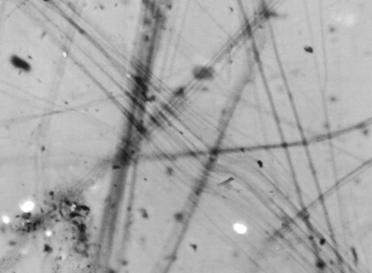 nadające się do eksploatacji. Niewielkie ilości występują na Dolnym Śląsku jako zanieczyszczenie złóż innych surowców mineralnych takich jak: melafiro, gabro, ruda niklu, magnezyt.