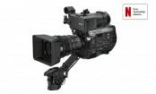 przetwornikam i CCD PowerH AD FX Full H D, um ożliwiająca nagrywanie w wielu form atach w tym XAVC Kam era XDCAM z trzem a przetwornikam i Exm or CMOS Full H D o wielkości 1/2 cala, obiektywem z 17-