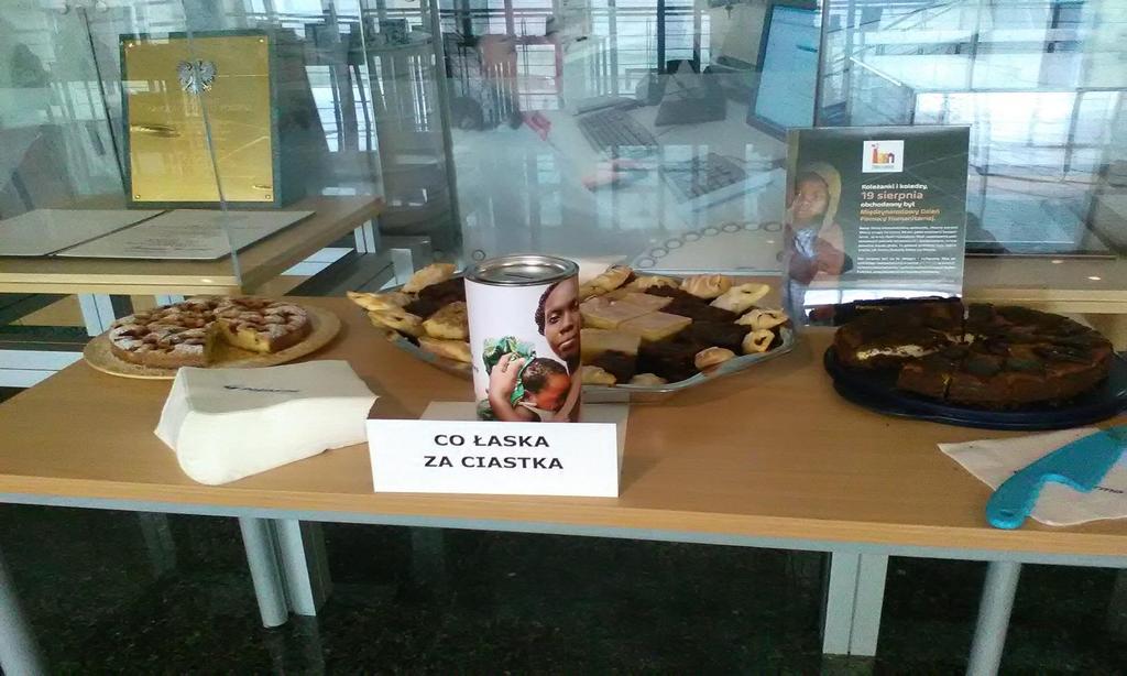 - Spotkanie z Hołownią w ramach akcji "Co łaska za ciastka"